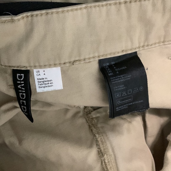 H&M women’s beige cargo pants with belt - Picture 5 of 5